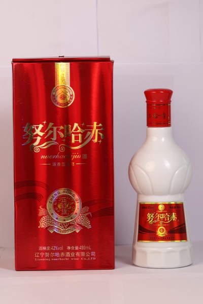 西藏努尔哈赤礼盒酒